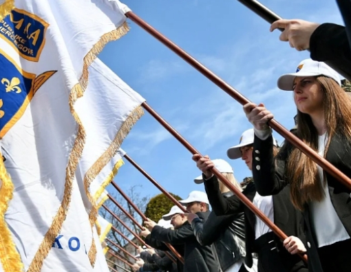 Zastupnici SDA i DF-a zatražili ocjenu ustavnosti zakona kojim se kažnjava isticanje simbola Armije RBiH u RS-u